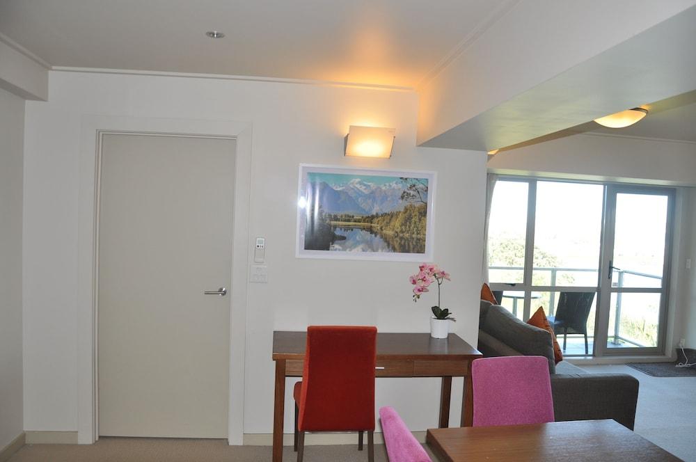 Vr Takapuna Auckland Bagian luar foto A typical apartment interior