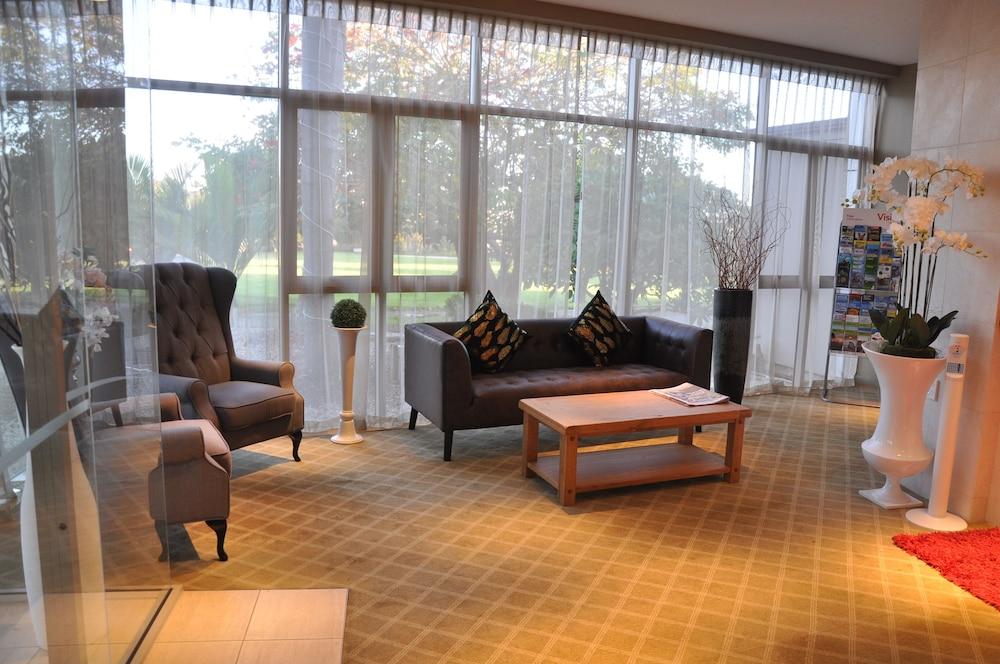 Vr Takapuna Auckland Bagian luar foto The lobby of the hotel