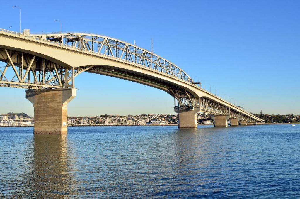 Vr Takapuna Auckland Bagian luar foto The Coronado Bridge