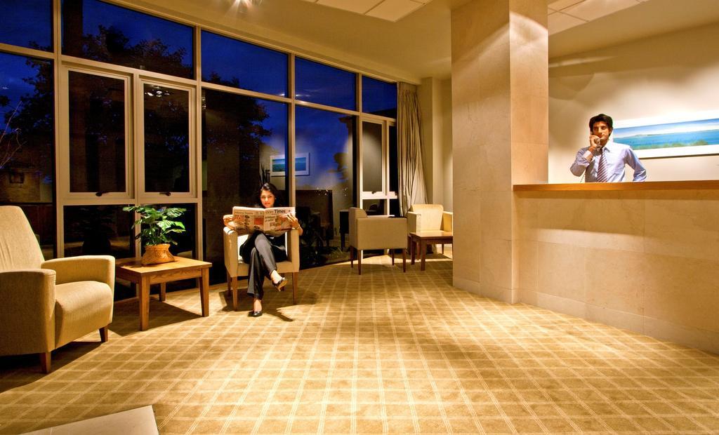 Vr Takapuna Auckland Bagian luar foto The lobby of a hotel