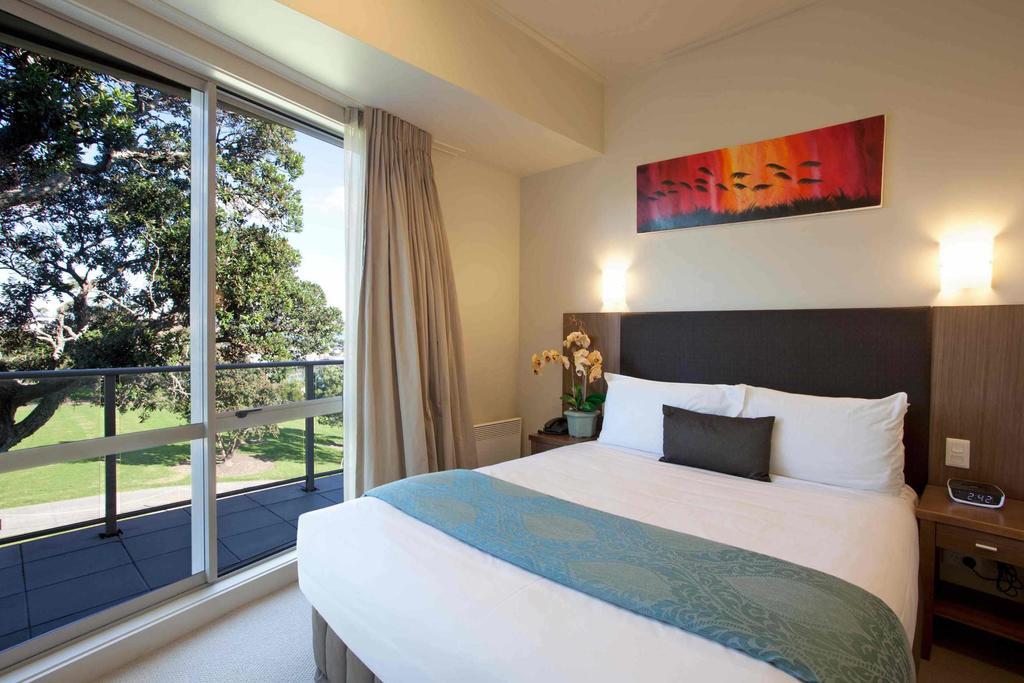 Vr Takapuna Auckland Bagian luar foto A bedroom at the hotel