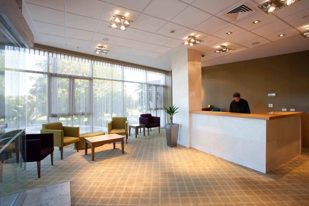 Vr Takapuna Auckland Bagian luar foto The lobby of the hotel