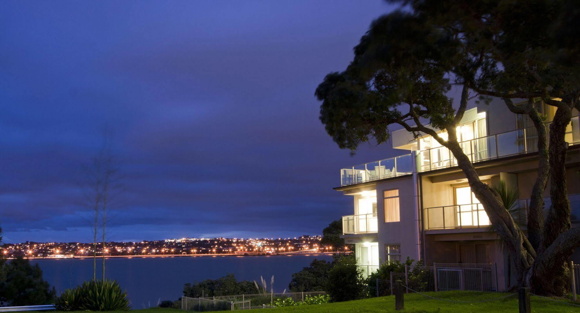 Vr Takapuna Auckland Bagian luar foto Apartments overlooking the bay