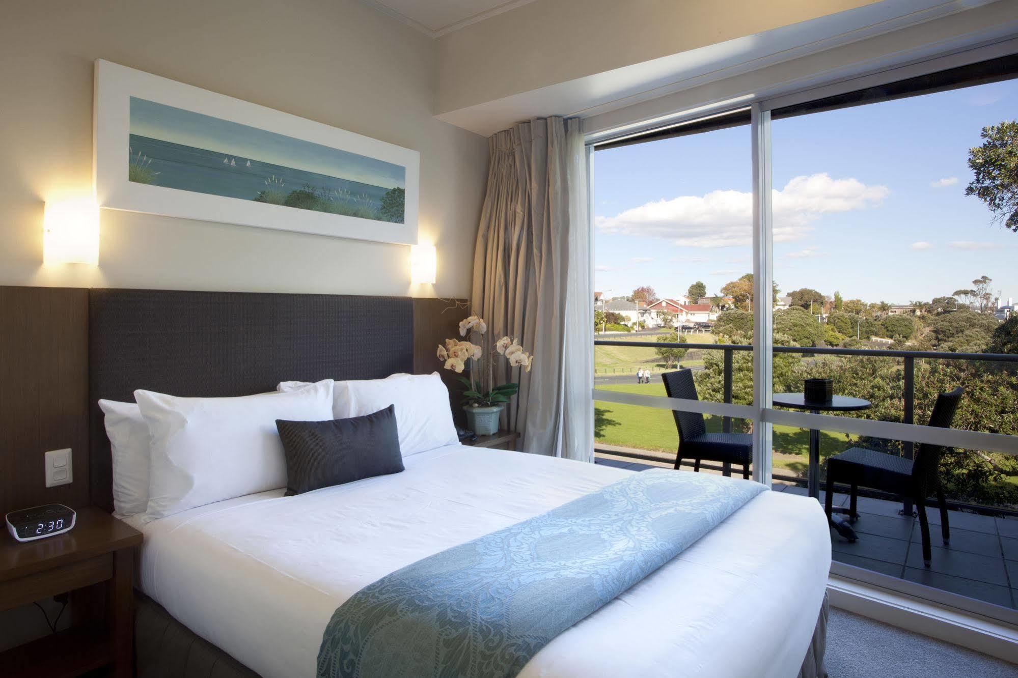 Vr Takapuna Auckland Bagian luar foto A typical hotel room